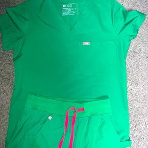 Figs scrub uniform worn once 
Top: small  Bottom: small petite